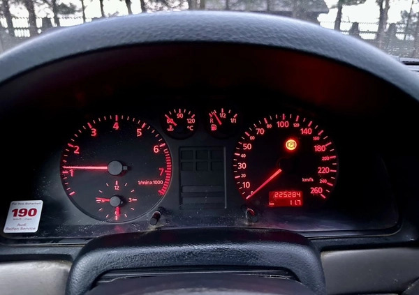 Audi A4 cena 3999 przebieg: 225284, rok produkcji 1998 z Tomaszów Lubelski małe 121